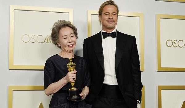 Conoció a Brad Pitt en el escenario de los Oscars y no pudo evitar la emoción