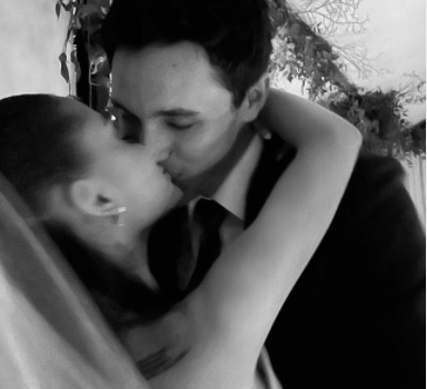 Ariana Grande publicó las bellísimas fotos de su boda con Dalton Gomez